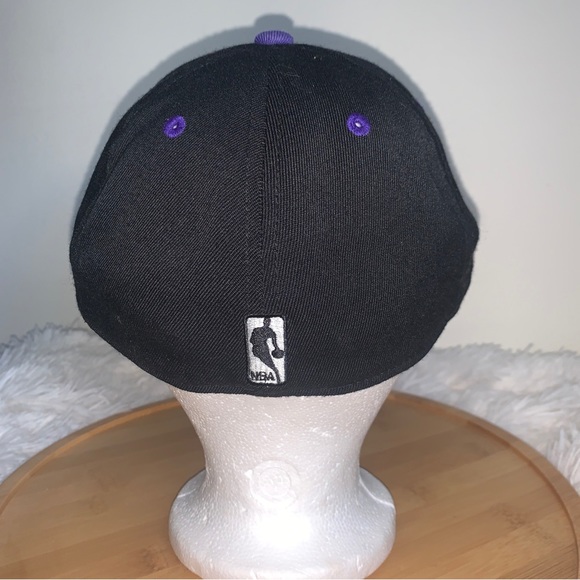 Los Angeles Lakers NBA Black Fitted Hat Cap - Picture 3 of 8